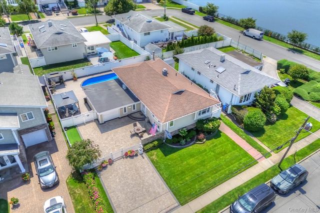 165 Elaine Drive, Oceanside, NY 11572