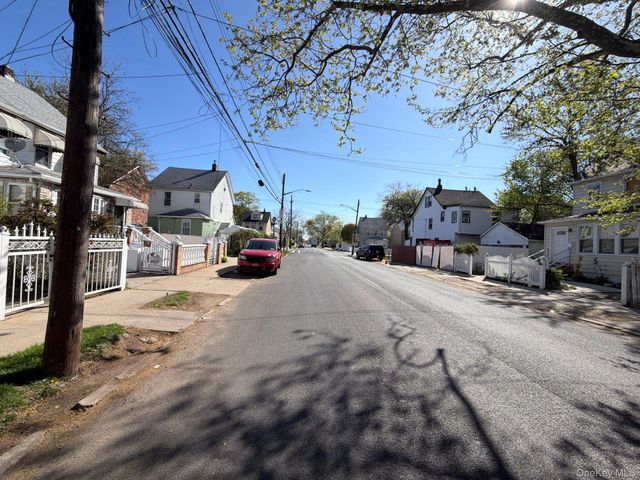 191-37 Murdock Avenue, Saint Albans, NY 11412
