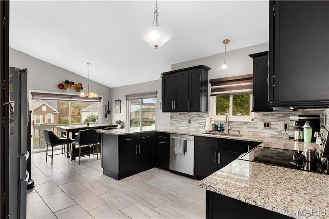 10107 Greenbriar Court, Foristell, MO 63348