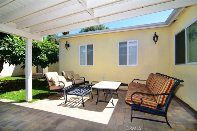22839 Dolorosa Street, Woodland Hills, CA 91367