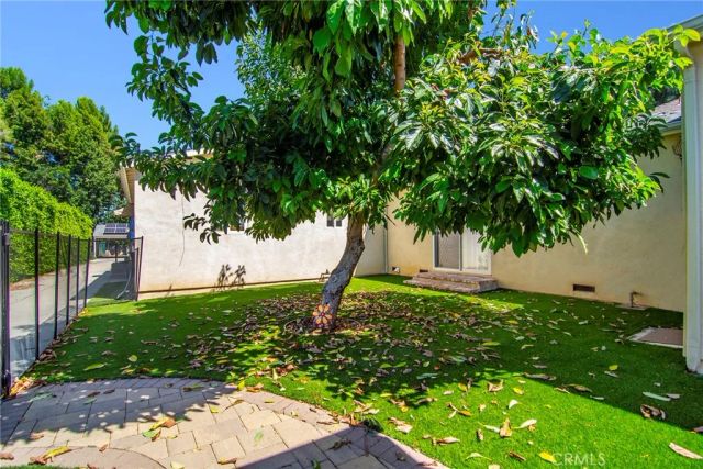 22839 Dolorosa Street, Woodland Hills, CA 91367