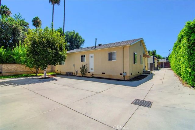 22839 Dolorosa Street, Woodland Hills, CA 91367