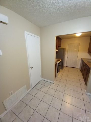 11 N Stillman St, Pensacola, FL 32505