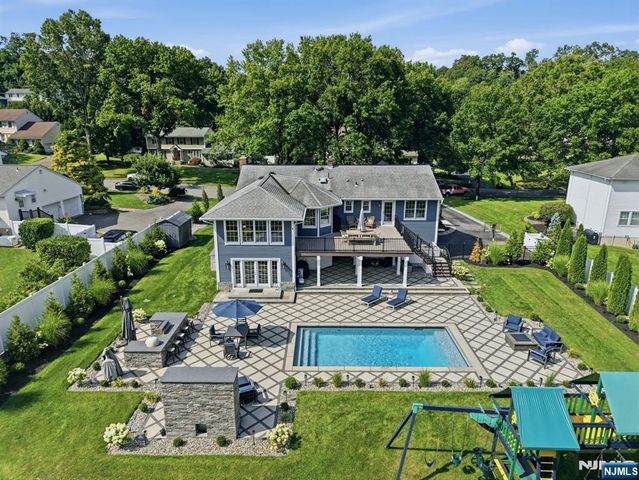 6 Dahl Drive, Montville Township, NJ 07045