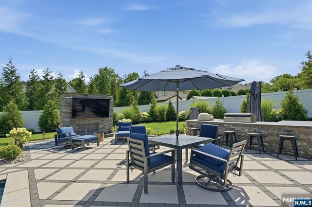 6 Dahl Drive, Montville Township, NJ 07045