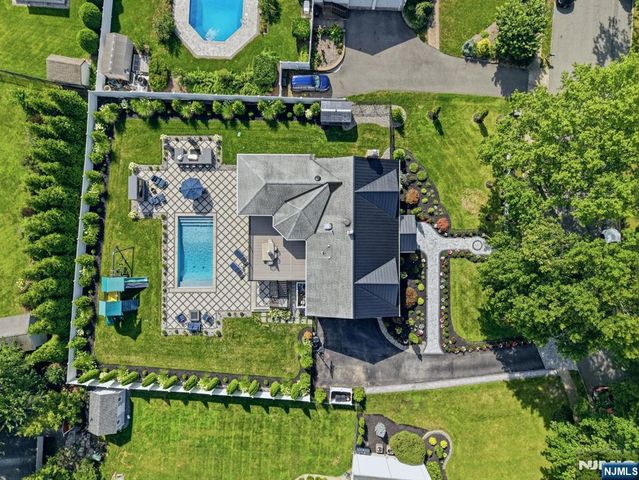 6 Dahl Drive, Montville Township, NJ 07045