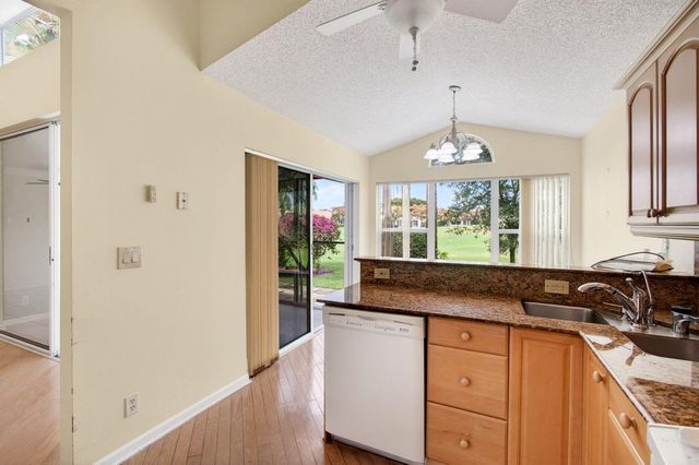 6071 Greenspointe Drive, Boynton Beach, FL 33437