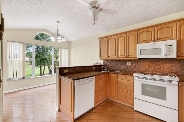6071 Greenspointe Drive, Boynton Beach, FL 33437