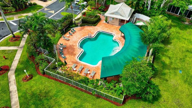 6071 Greenspointe Drive, Boynton Beach, FL 33437