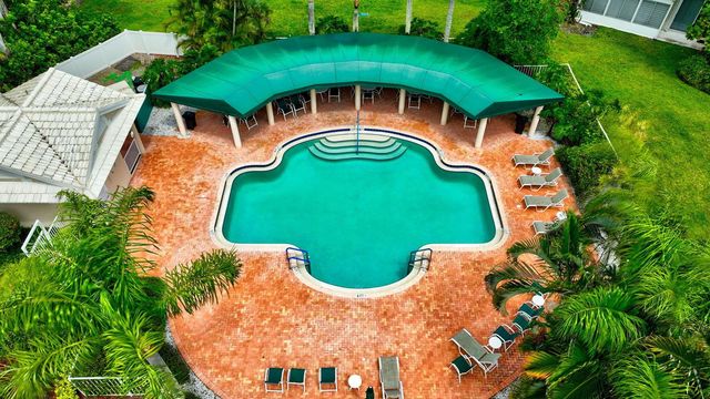 6071 Greenspointe Drive, Boynton Beach, FL 33437