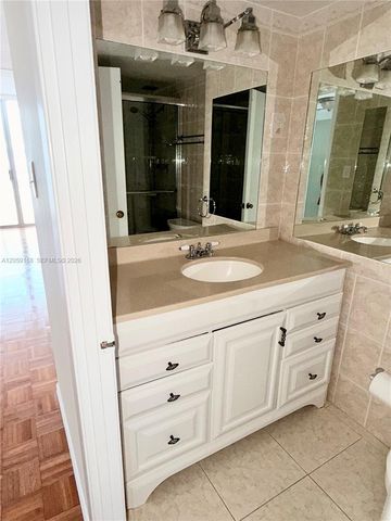 18051 Biscayne Blvd 1905, Aventura, FL 33160