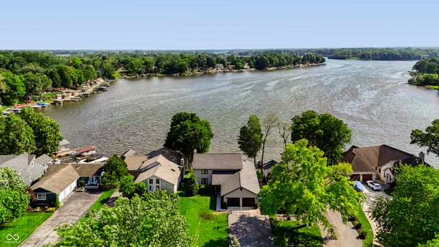 1529 Bayswater Lane, Cicero, IN 46034