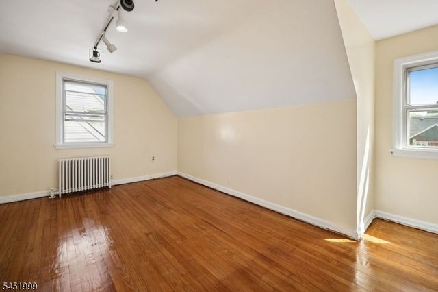 9 6Th St, Fair Lawn Boro, NJ 07410