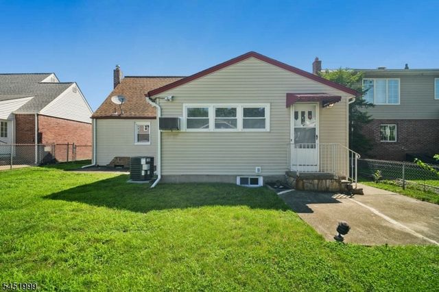 9 6Th St, Fair Lawn Boro, NJ 07410