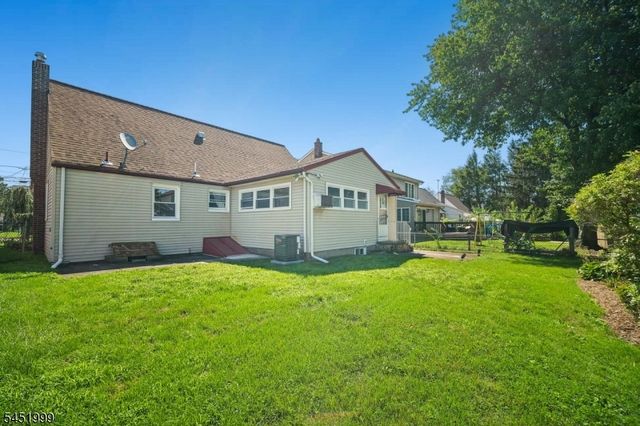 9 6Th St, Fair Lawn Boro, NJ 07410