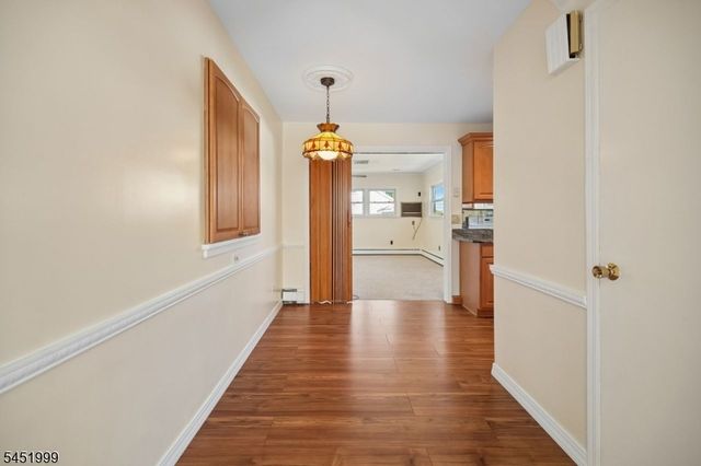 9 6Th St, Fair Lawn Boro, NJ 07410