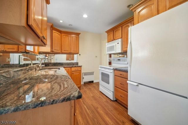 9 6Th St, Fair Lawn Boro, NJ 07410