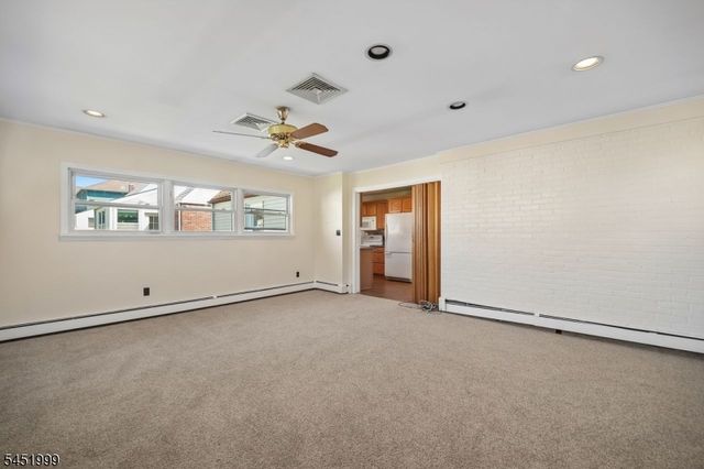 9 6Th St, Fair Lawn Boro, NJ 07410