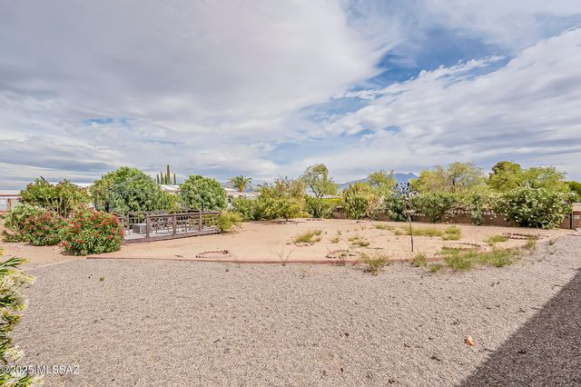 272 W Cumaro Drive, Green Valley, AZ 85614