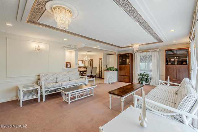 272 W Cumaro Drive, Green Valley, AZ 85614