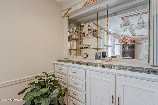 272 W Cumaro Drive, Green Valley, AZ 85614