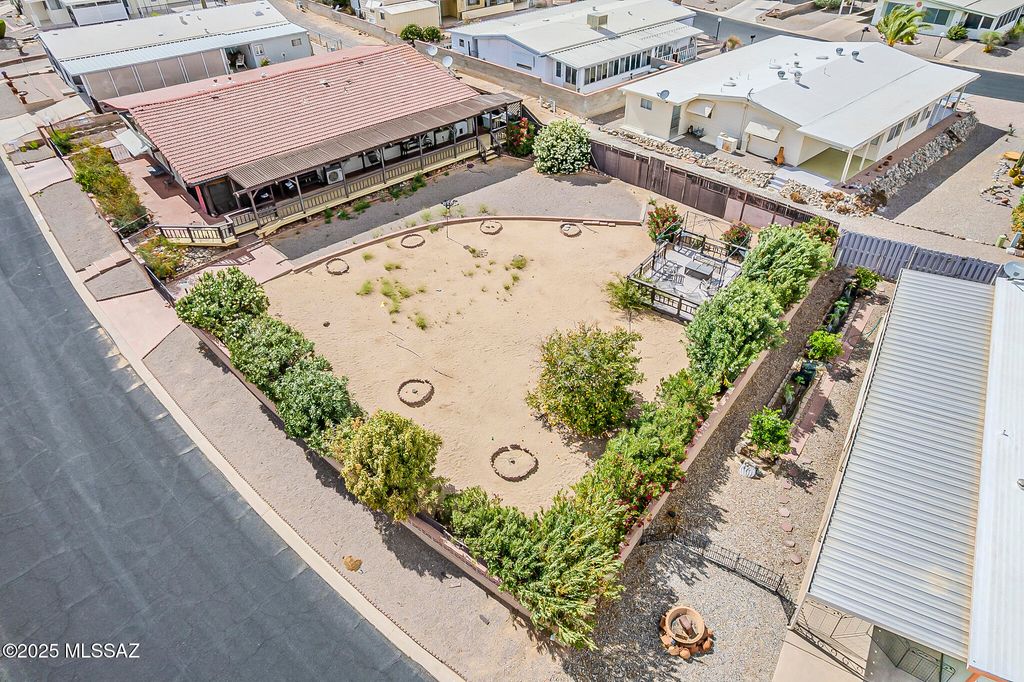 272 W Cumaro Drive, Green Valley, AZ 85614