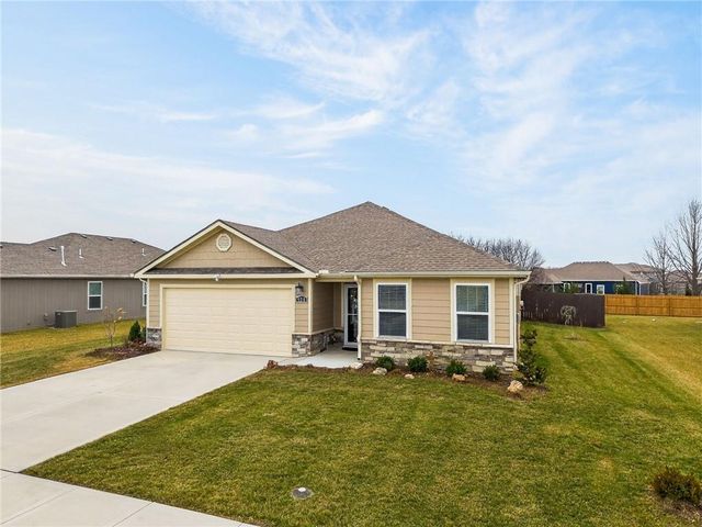 520 SE Laurel Drive, Blue Springs, MO 64014