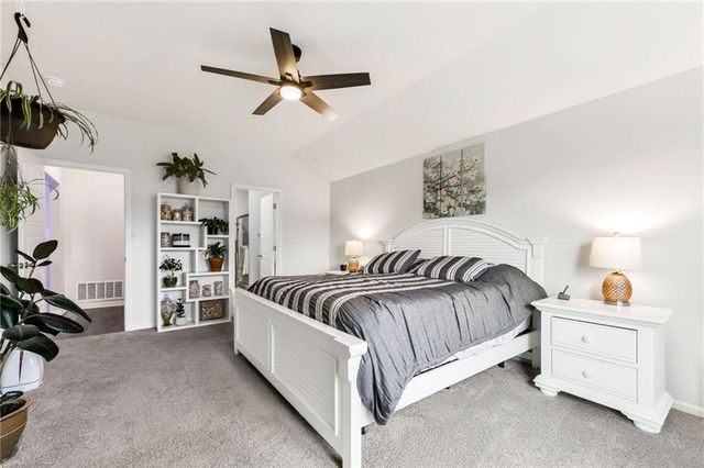 520 SE Laurel Drive, Blue Springs, MO 64014