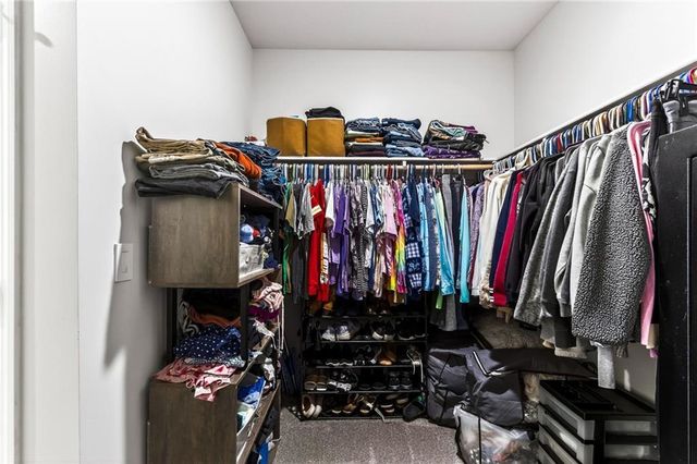 520 SE Laurel Drive, Blue Springs, MO 64014