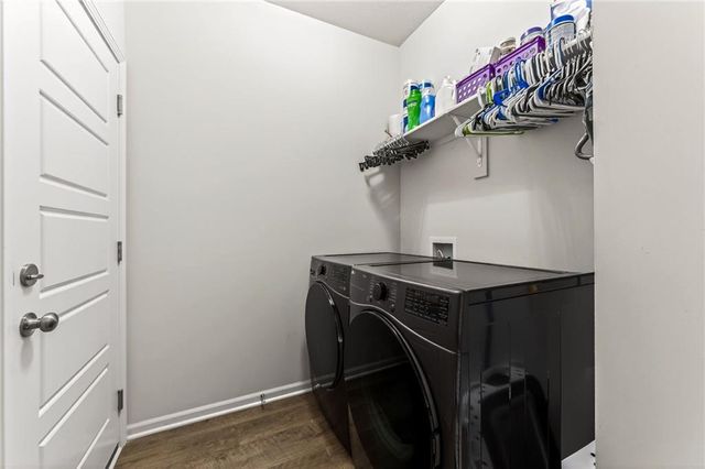 520 SE Laurel Drive, Blue Springs, MO 64014