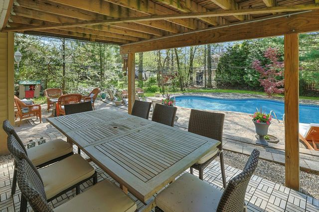 16 Old Brick Road, New City, NY 10956