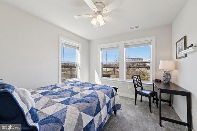 2390 STELLA PL, Alexandria, VA 22303