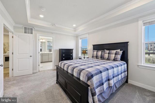 2390 STELLA PL, Alexandria, VA 22303