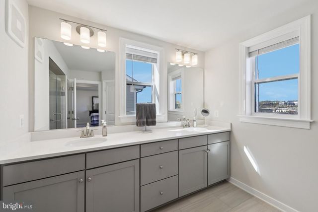 2390 STELLA PL, Alexandria, VA 22303