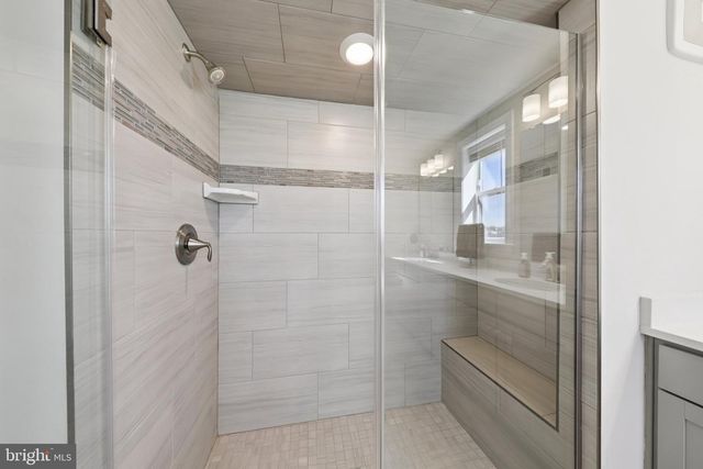 2390 STELLA PL, Alexandria, VA 22303