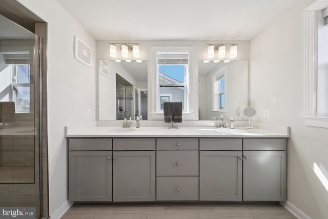 2390 STELLA PL, Alexandria, VA 22303