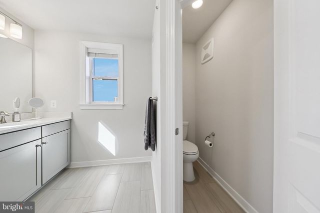 2390 STELLA PL, Alexandria, VA 22303