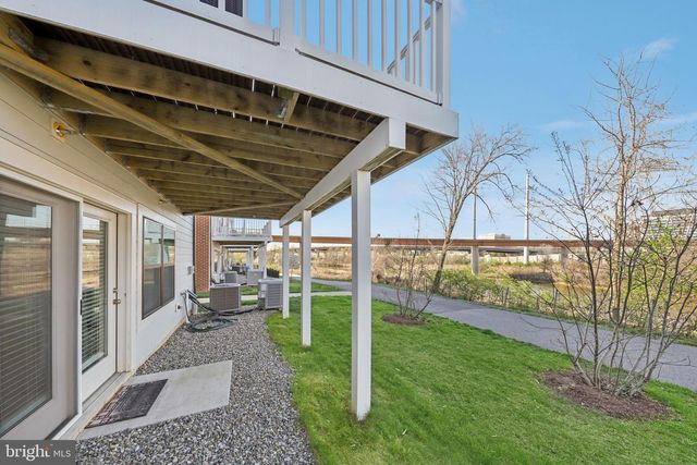 2390 STELLA PL, Alexandria, VA 22303