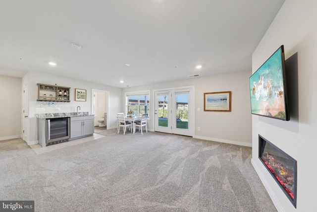 2390 STELLA PL, Alexandria, VA 22303