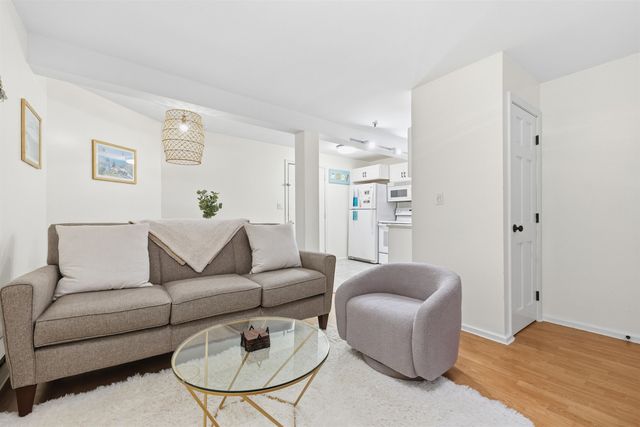90 Fleet St Apt 3-5, Portsmouth, NH 03801