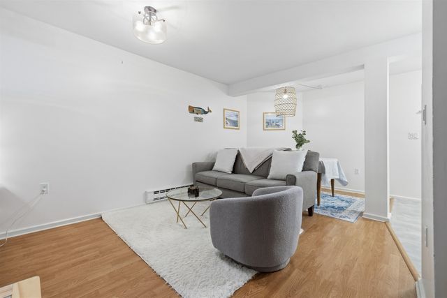 90 Fleet St Apt 3-5, Portsmouth, NH 03801