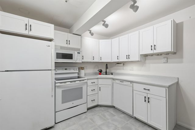 90 Fleet St Apt 3-5, Portsmouth, NH 03801