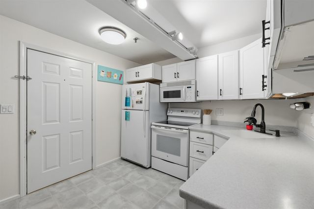 90 Fleet St Apt 3-5, Portsmouth, NH 03801