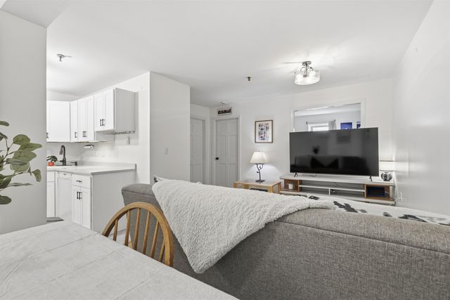 90 Fleet St Apt 3-5, Portsmouth, NH 03801