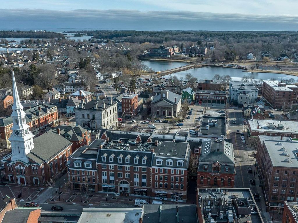 90 Fleet St Apt 3-5, Portsmouth, NH 03801