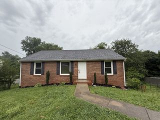 712 Green Valley Ct, Clarksville, TN 37042