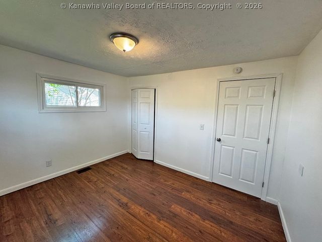1013 10th Street, Nitro, WV 25143