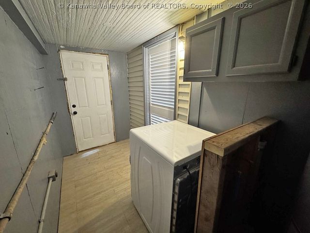 1013 10th Street, Nitro, WV 25143