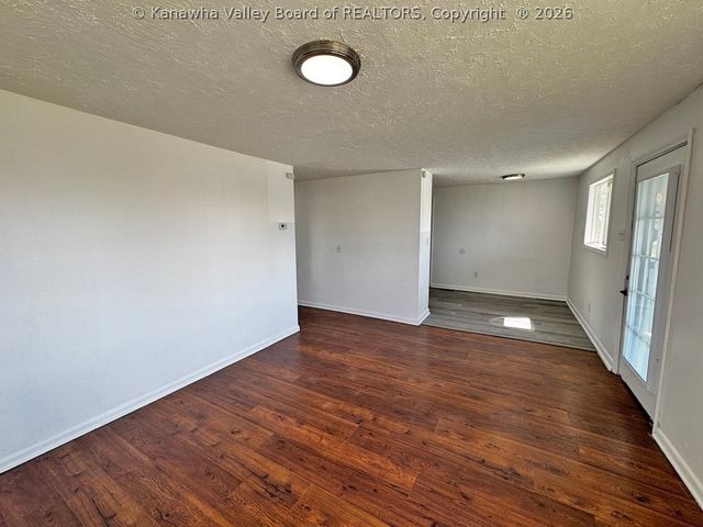 1013 10th Street, Nitro, WV 25143