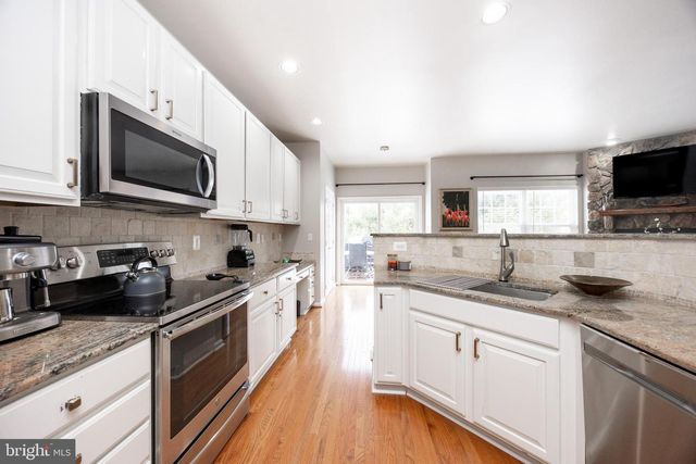 172 PENNS MANOR DR, Kennett Square, PA 19348